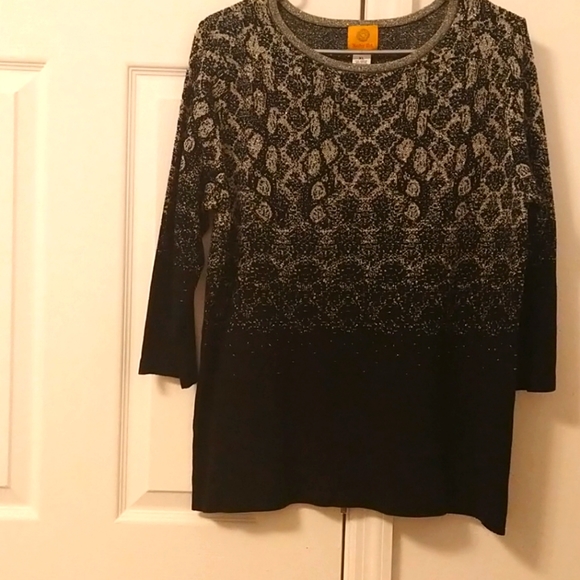 Sweater - Picture 1 of 3